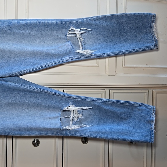 Abercrombie & Fitch Blue Distressed Women Jeans - Picture 4 of 10